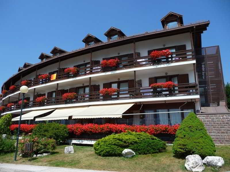 Hotel Resort Veronza Cavalese Εξωτερικό φωτογραφία